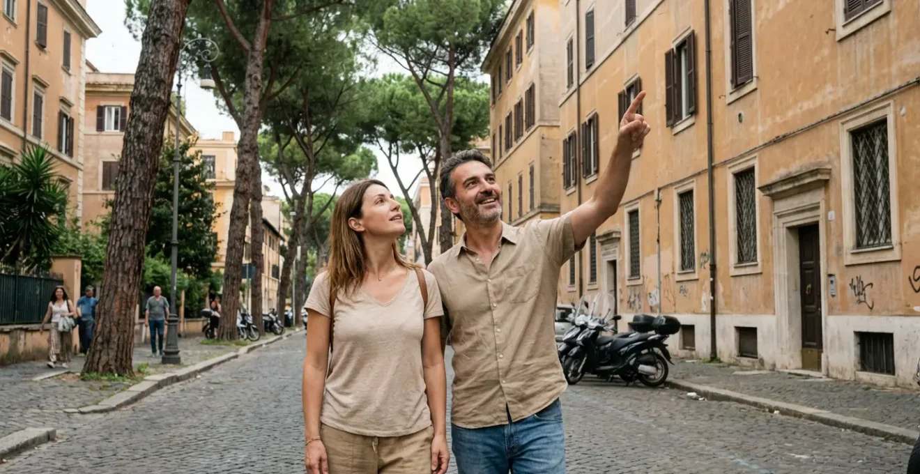 Coppia italiana che osserva una via residenziale romana valutando un acquisto immobiliare